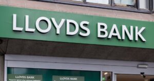 Lloyds Bank ’12 month’ warning over savings account with big rate drop