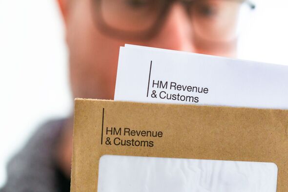 Taxpayers issued £100 warning as key HMRC deadline is set to hit in weeks