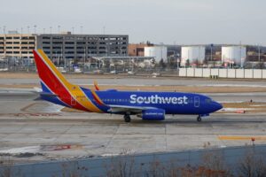 Flight Abruptly Rises to Avoid Plane Crossing Chicago Runway