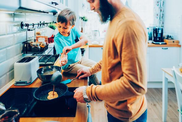 ‘I’m a single dad on very tight budget – here’s how I manage to feed my kids for £1.40’