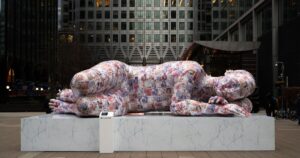 Giant sculpture in Canary Wharf warns Brits of the pitfalls of ‘sleeping savings’