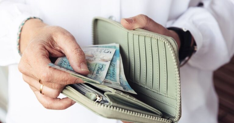 DWP to send £778 payment into UK bank accounts – 4 groups of people eligible