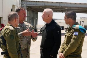 Ex-CENTCOM chief gives keynote at lavish Israeli-American gala