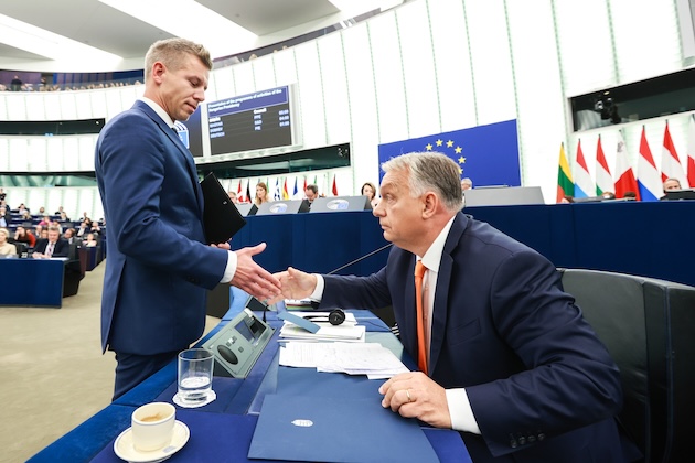 Péter Magyar (L), Leader of the Hungarian Tisza Party, and Viktor Orbán (R), Leader of the Fidesz Party, at a European Parliament Plenary Session in Brussels, 9 October 2024. Credit: European Union/Alain Rolland