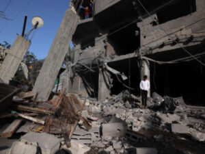New Cafés in Gaza Can’t Conceal Tent Cities and Mountains of Rubble