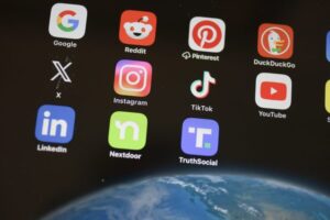 Starmer urged to press ahead with under-16 social media ban as decision nears