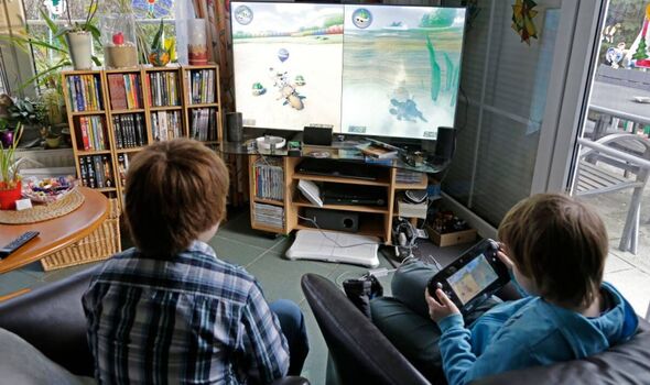 kids playing Wii U
