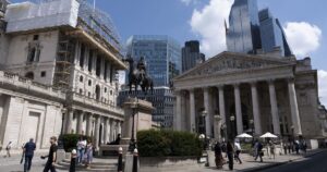 Brits should ‘prepare for interest rises’ as urgent money warning issued
