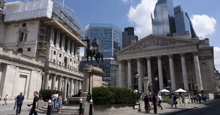 Brits should ‘prepare for interest rises’ as urgent money warning issued