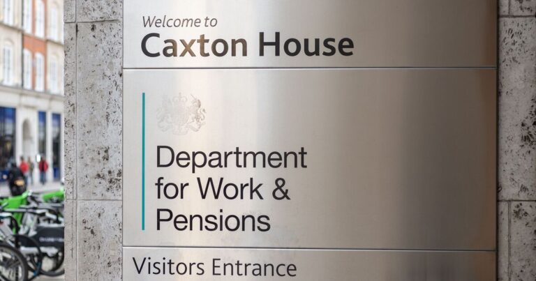 State pension warning as HMRC writes to 370,000 pensioners and near-pensioners
