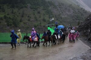 Climate Change Makes Sacred Ice Vanish in Kashmir, Locals Fear Loss of Livelihoods