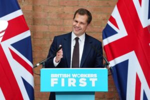 Reform to slash HMRC officials’ pay if taxpayers wait too long