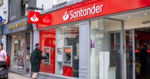 Santander launches bumper 4.7% Cash ISA with £400 bonus