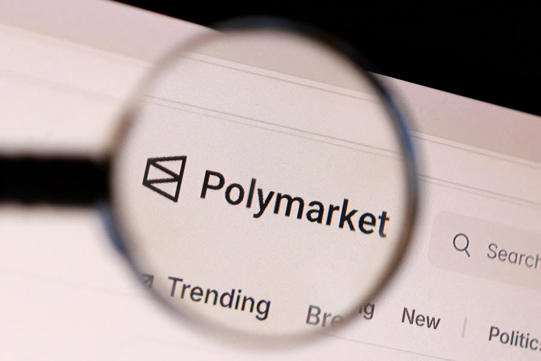 Polymarket Houthi prediction odds put a Bab el-Mandeb closure at 16.5% by year-end; what is the crypto risk?