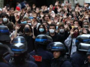 Police Violence Increases as 800k Protesters Take to the Streets in France