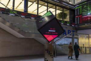 UK company profit warnings surge as Iran war drives up costs